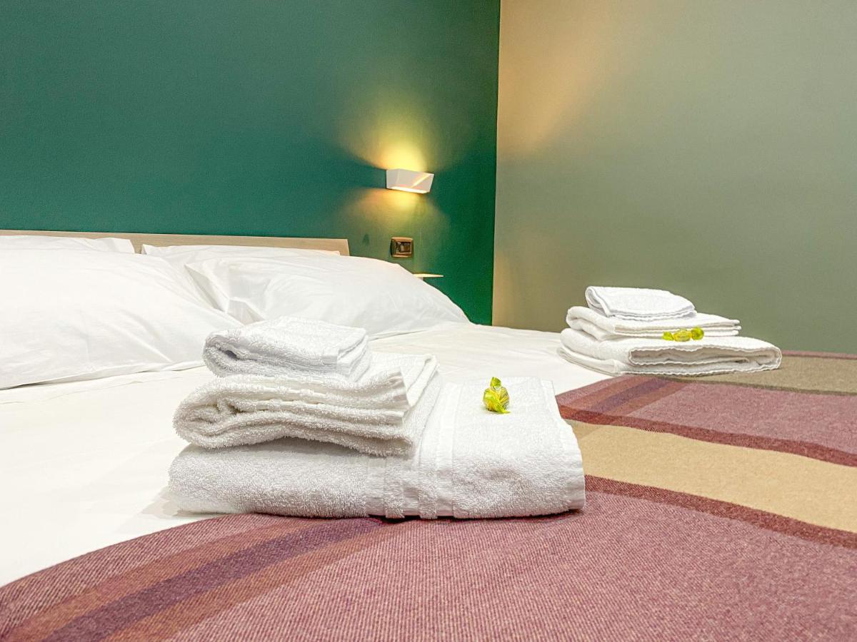 Domus Pisanelli Hotel เนเปิลส์ ภายนอก รูปภาพ