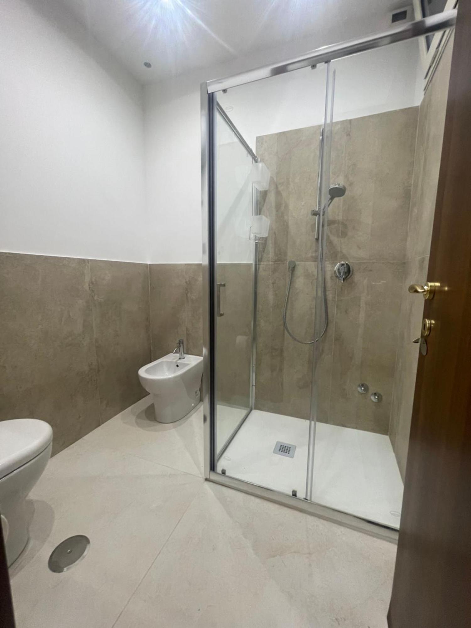Domus Pisanelli Hotel เนเปิลส์ ภายนอก รูปภาพ