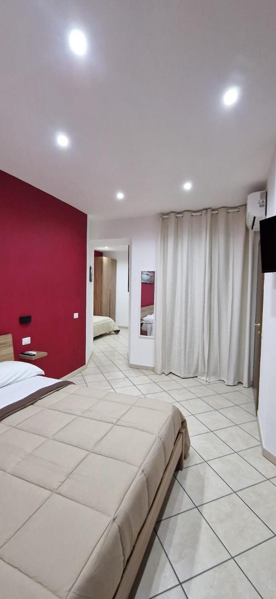 Domus Pisanelli Hotel เนเปิลส์ ภายนอก รูปภาพ